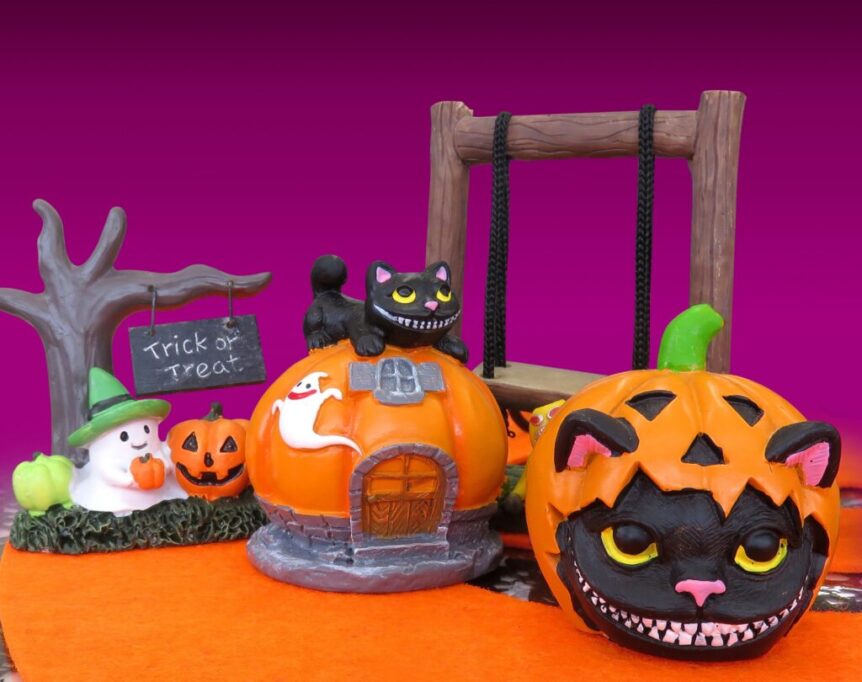 ハロウィンの猫の置物