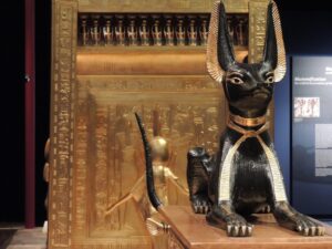 古代エジプトの猫の像
